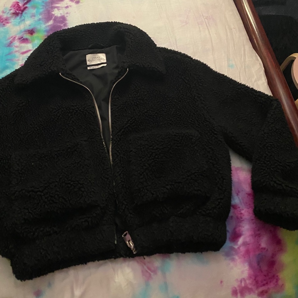 urban outfitters black fluffy jacket🖤